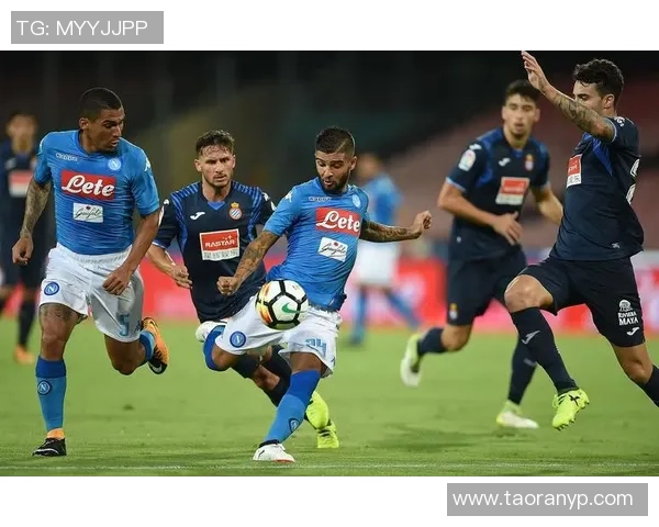 球星亲授花式足球技巧全面解析助你轻松掌握炫酷球场技能